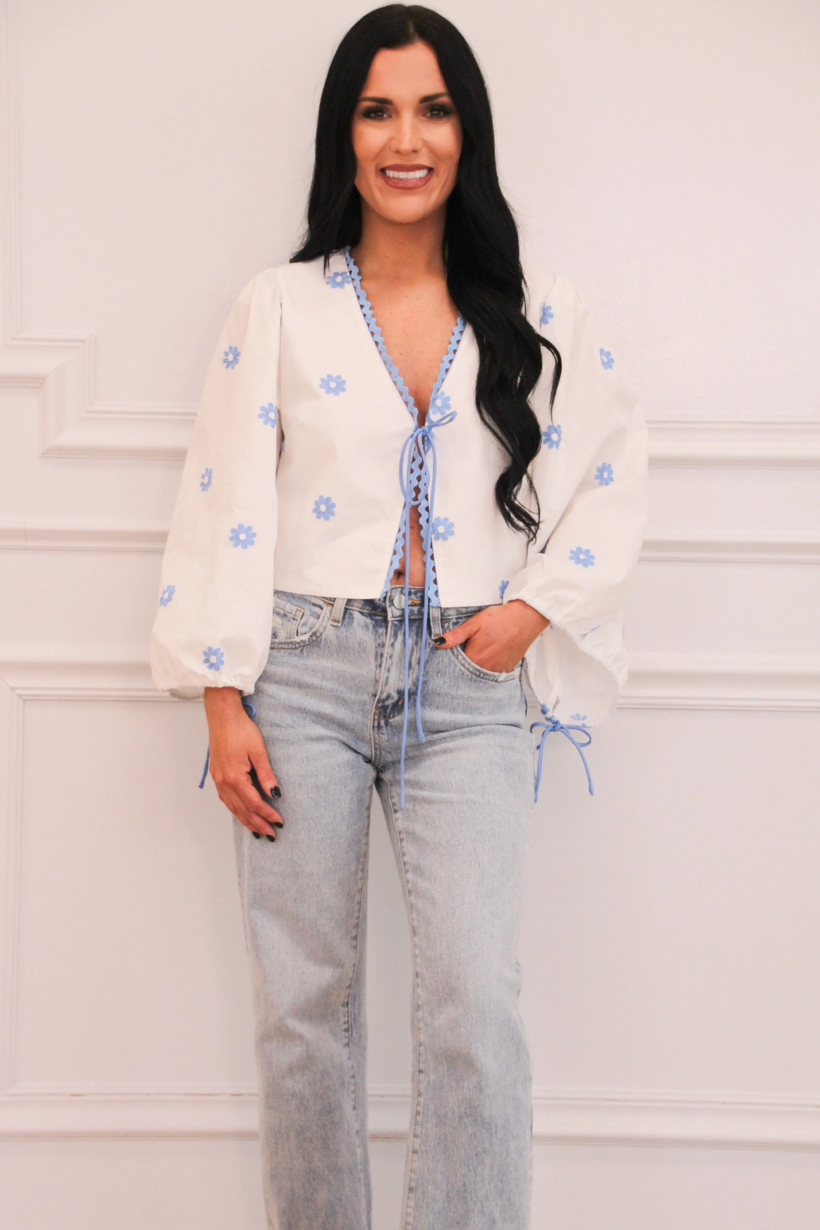 Daisy Do Embroidered Bow Top: White/Blue
