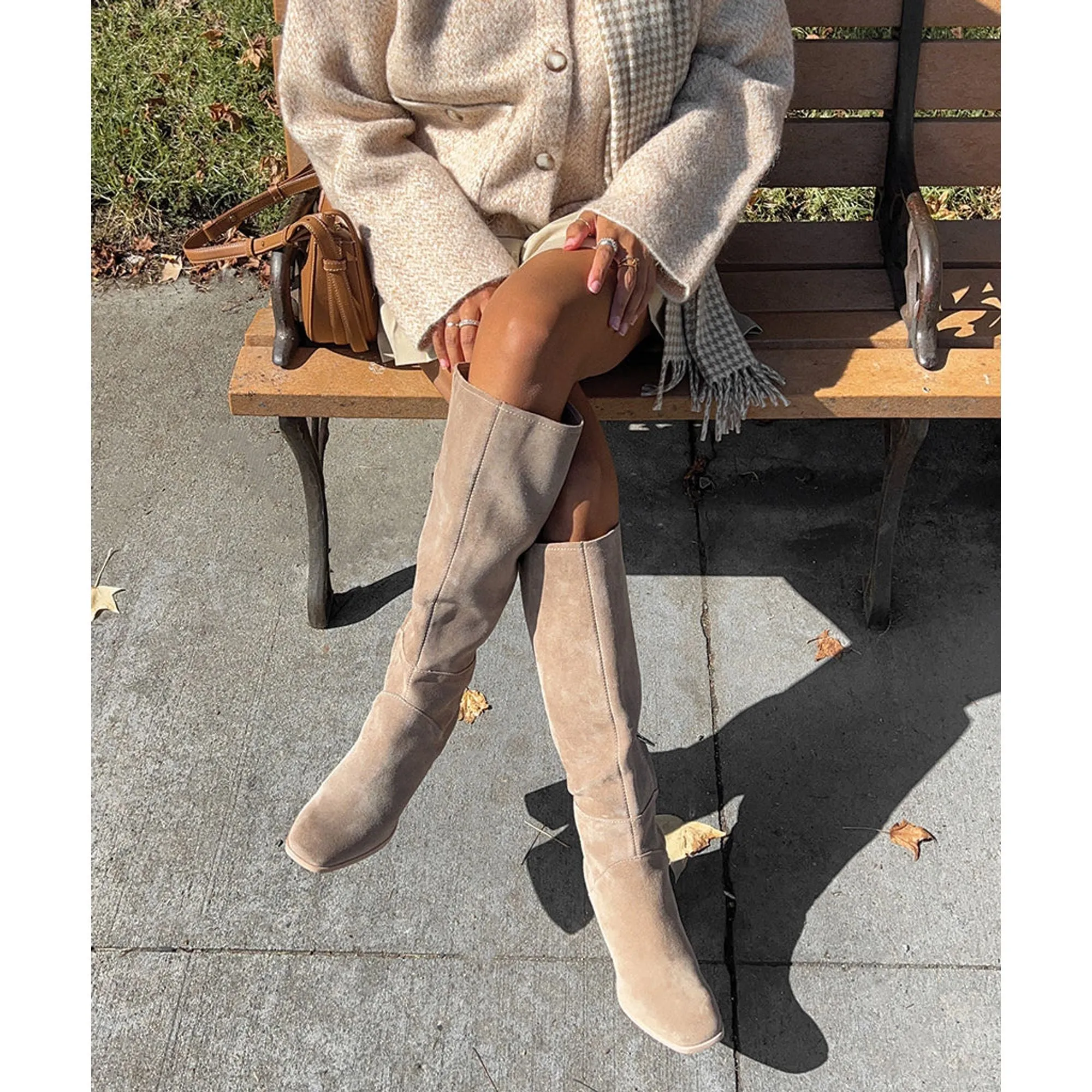 Reformation FYNN BOOTS TRUFFLE SUEDE