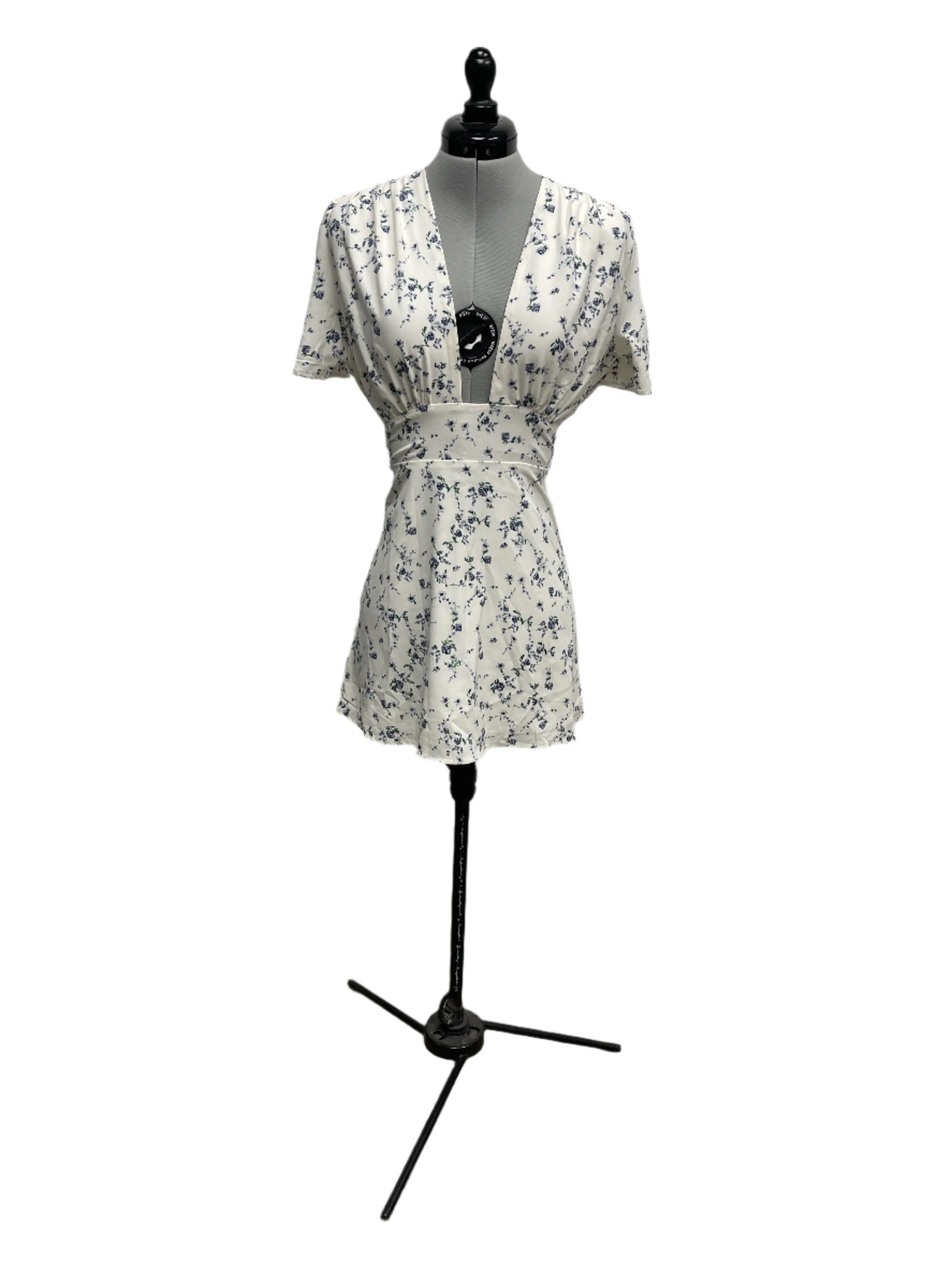 Trending Now Womens Beginning Boutique Short Sleeve Dress, Medium  Limited Availability!